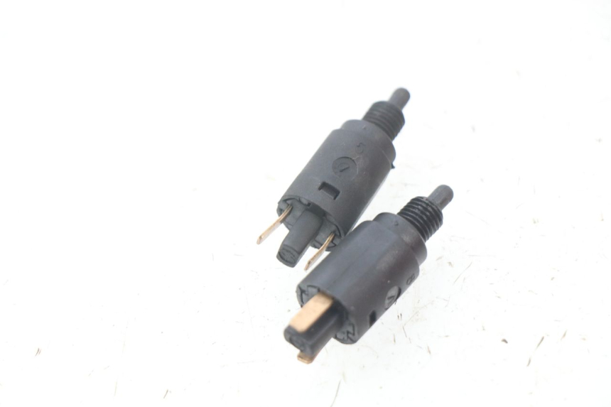 photo de STOP LIGHT SWITCH PIAGGIO BEVERLY 125 (1998 - 2005) - Component detail