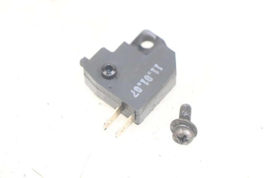 photo de RIGHT BRAKE LIGHT SWITCH KYMCO AGILITY 4T 50 (2005 - 2018) - Zoom on usage condition