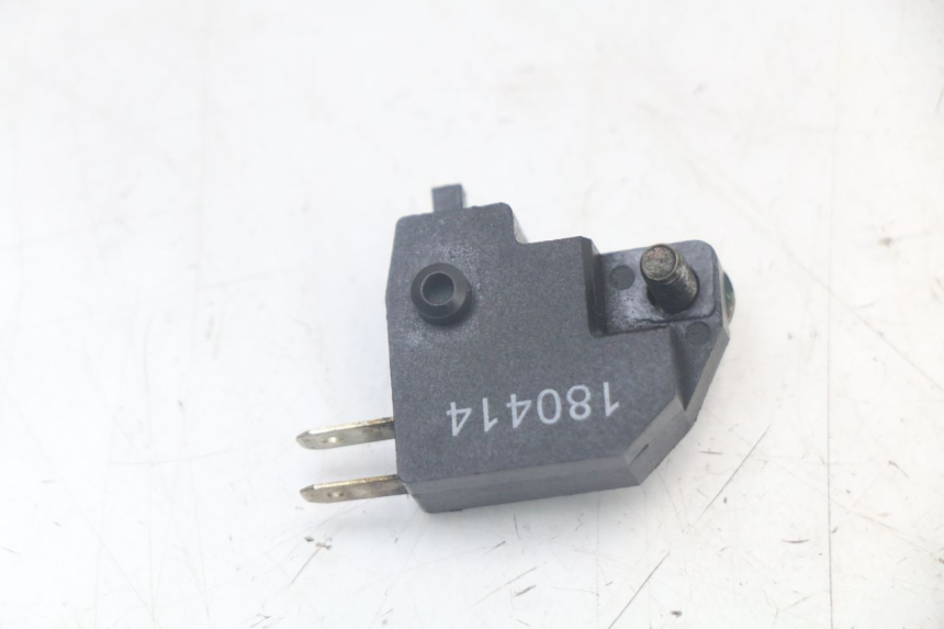 photo de RIGHT STOP LIGHT SWITCH KYMCO AGILITY 4T 50 (2018 - 2022) - Zoom on usage condition