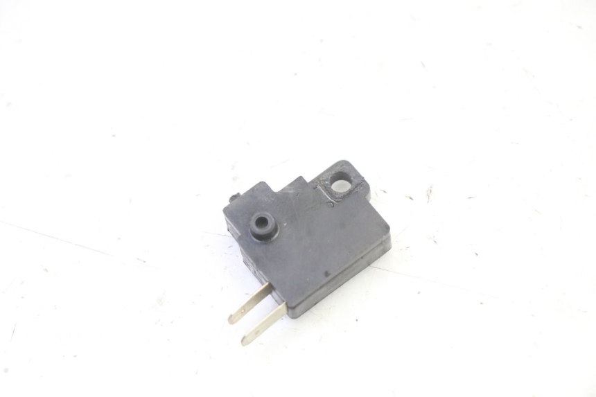 photo de RIGHT BRAKE LIGHT SWITCH KYMCO AGILITY 4T 50 (2005 - 2018) - Zoom on usage condition