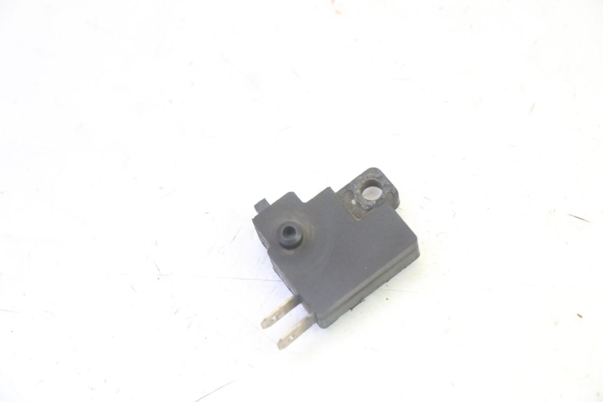 photo de RIGHT BRAKE LIGHT SWITCH KYMCO AGILITY 4T 50 (2005 - 2018) - Zoom on usage condition