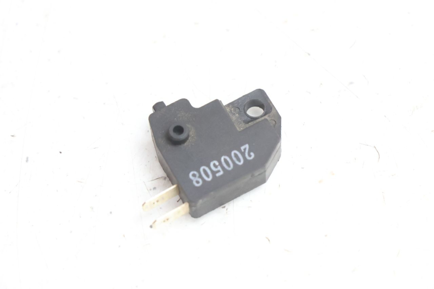 photo de RIGHT STOP LIGHT SWITCH KYMCO AGILITY CITY 16P 125 (2015 - 2024) - Zoom on usage condition