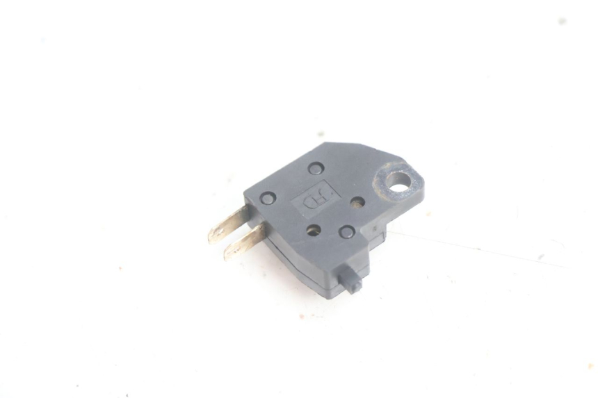 photo de RIGHT STOP LIGHT SWITCH KYMCO AGILITY FR 2T 50 (2012 - 2017) - Zoom on usage condition