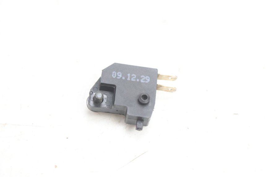 photo de RIGHT STOP LIGHT SWITCH KYMCO AGILITY PREMIUM 50 (2007 - 2010) - Alternative perspective