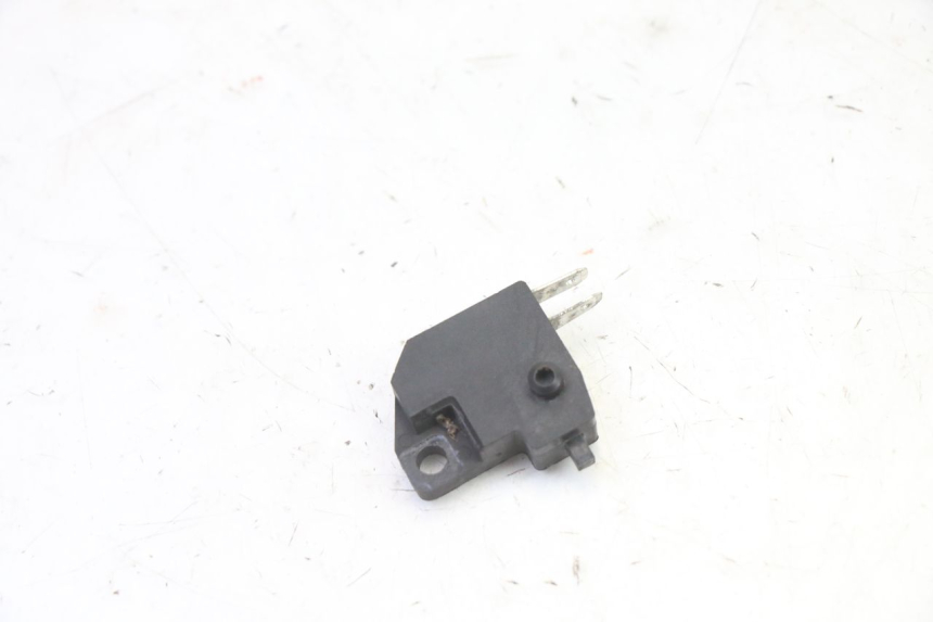 photo de RIGHT STOP LIGHT SWITCH TNT MOTOR BOSTON 4T 50 (2018 - 2025) - Zoom on usage condition