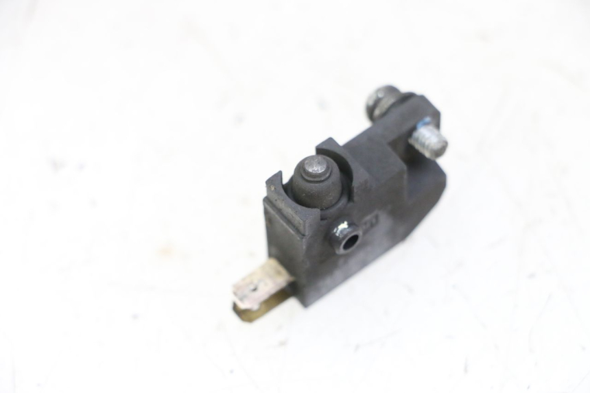 photo de RIGHT STOP LIGHT SWITCH SUZUKI BURGMAN 125 (2015 - 2017) - Zoom on usage condition