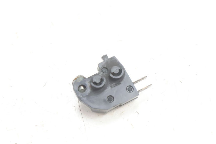 photo de RIGHT BRAKE LIGHT SWITCH SUZUKI BURGMAN 125 (2007 - 2014) - Zoom on usage condition