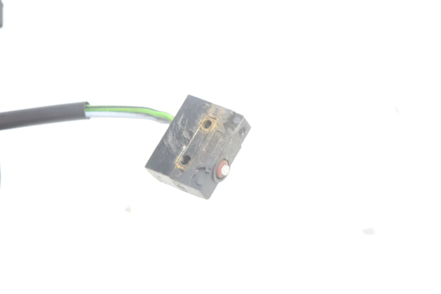 photo de RIGHT STOP LIGHT SWITCH BMW C1 125 (2000 - 2003) - Zoom on usage condition