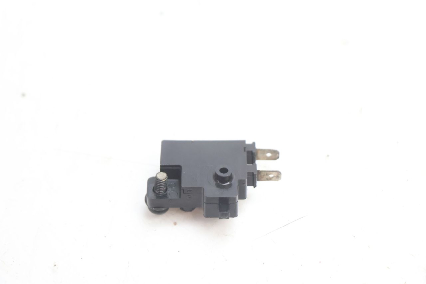 photo de RIGHT STOP LIGHT SWITCH HONDA CB F HORNET 600 (2005 - 2006) - Alternative perspective