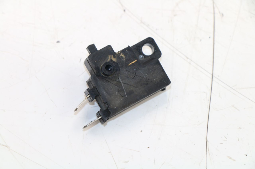 photo de RIGHT STOP LIGHT SWITCH HONDA CBR F 600 (1991 - 1994) - Alternative perspective