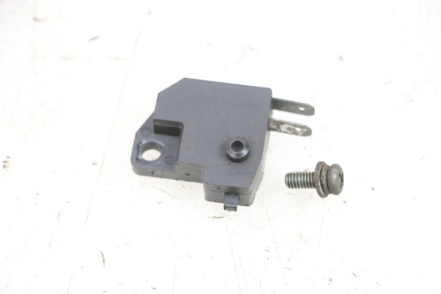 photo de RIGHT STOP LIGHT SWITCH SYM CROX 4T 50 (2016 - 2023) - Zoom on usage condition