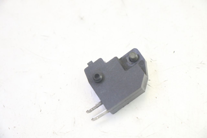 photo de RIGHT STOP LIGHT SWITCH SYM CROX 4T 50 (2016 - 2023) - Zoom on usage condition