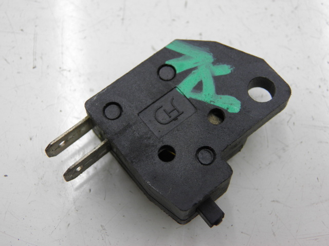 photo de RIGHT STOP LIGHT SWITCH DAELIM S2 FI 125 (2008 - 2017) - Component detail