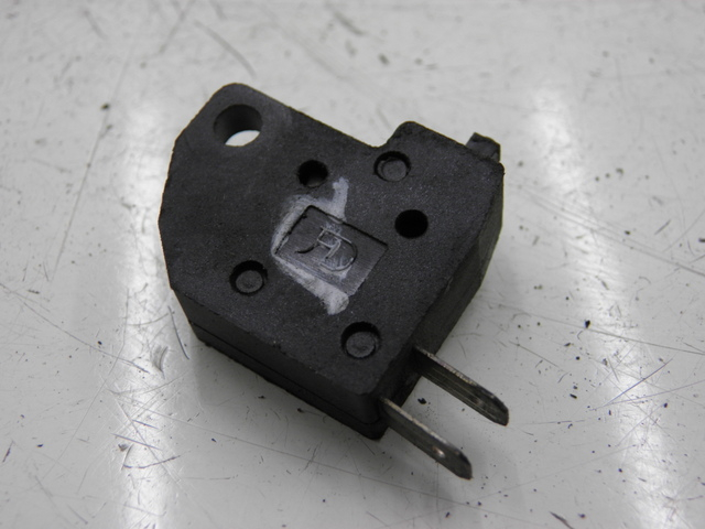 photo de RIGHT STOP LIGHT SWITCH DAELIM S2 FI 125 (2008 - 2012) - Main view