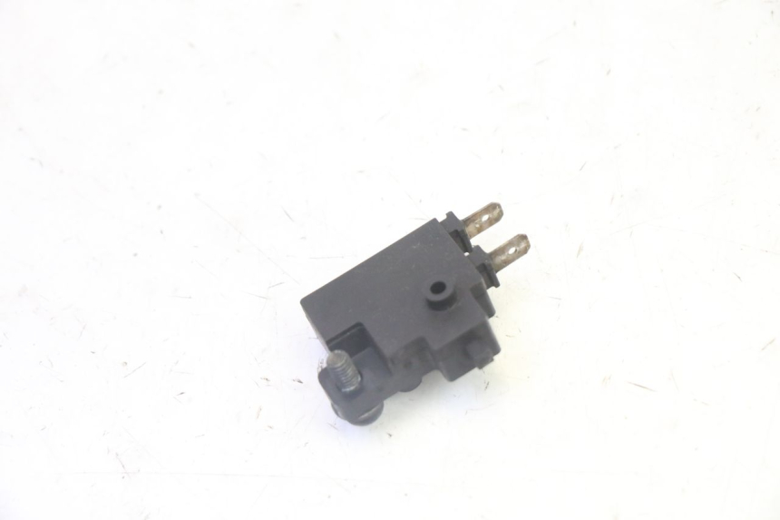 photo de RIGHT BRAKE LIGHT SWITCH HONDA FES S-WING SWING ABS 125 (2007 - 2015) - Alternative perspective