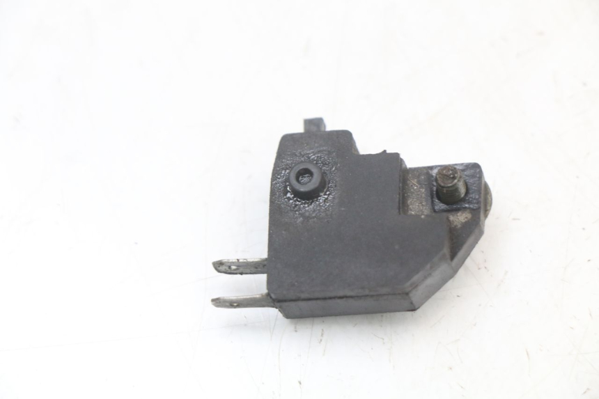 photo de RIGHT BRAKE LIGHT SWITCH SYM FIDDLE 2 50 (2008 - 2013) - Zoom on usage condition