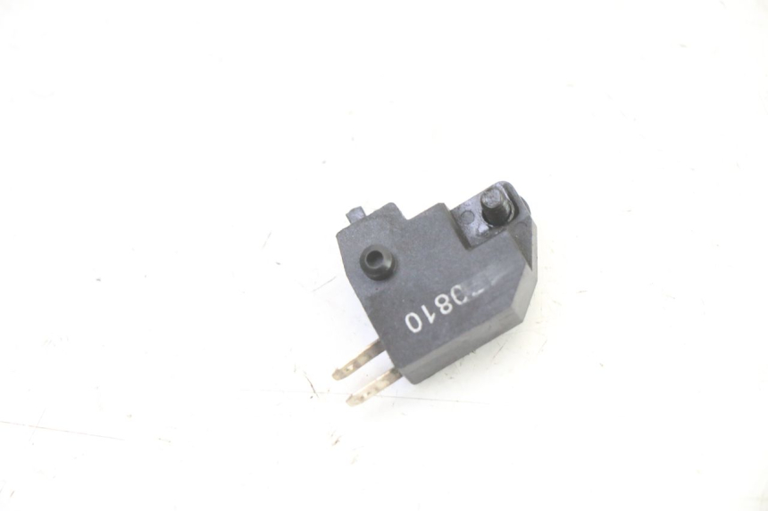 photo de RIGHT BRAKE LIGHT SWITCH SYM FIDDLE 3 III 125 (2014 - 2020) - Alternative perspective