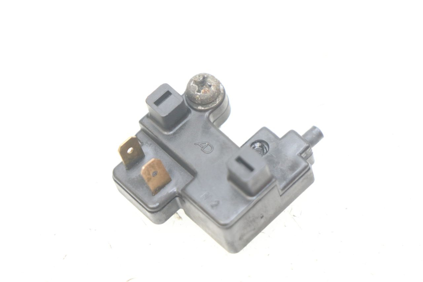 photo de RIGHT BRAKE LIGHT SWITCH YAMAHA FJR ABS 1300 (2006 - 2012) - Alternative perspective