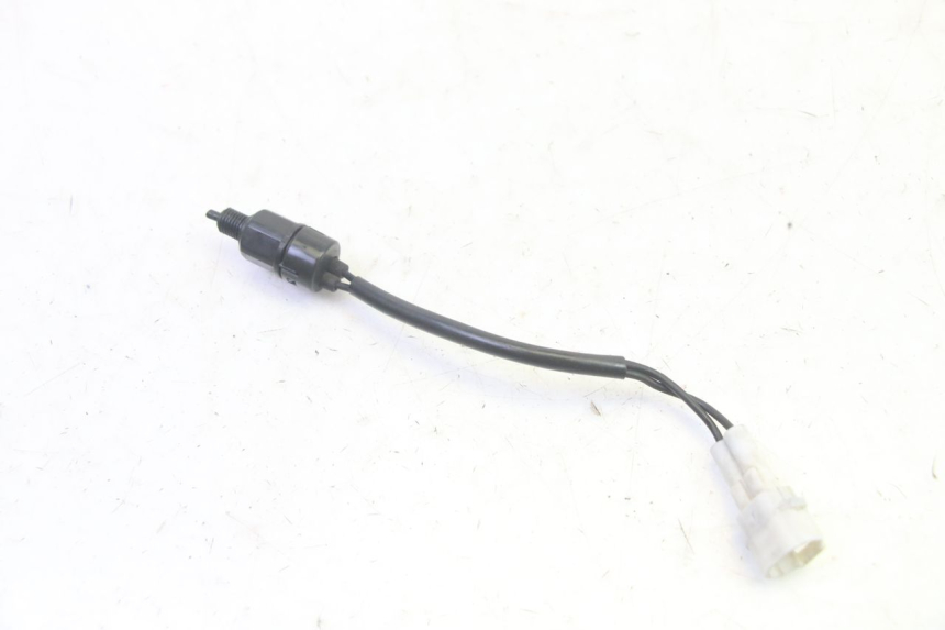 photo de RIGHT STOP LIGHT SWITCH PIAGGIO FLY 4T 50 (2013 - 2017) - Zoom on usage condition