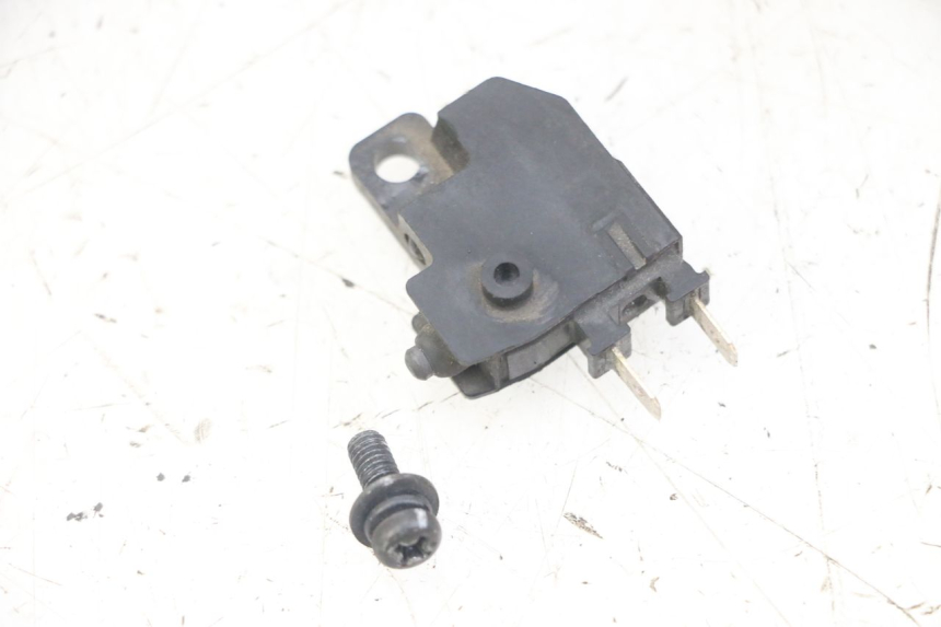 photo de RIGHT STOP LIGHT SWITCH HONDA FORZA ABS 300 (2013 - 2017) - Zoom on usage condition