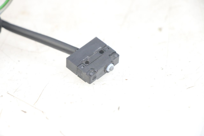 photo de RIGHT STOP LIGHT SWITCH PEUGEOT GEOPOLIS RS 125 (2007 - 2009) - Alternative perspective