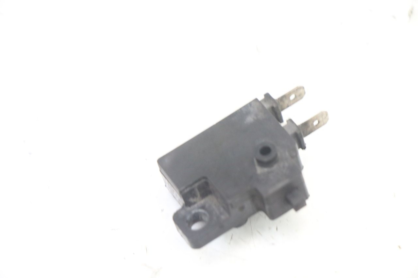 photo de RIGHT BRAKE LIGHT SWITCH HONDA FES S-WING SWING ABS 125 (2007 - 2015) - Alternative perspective