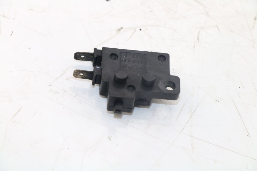photo de RIGHT STOP LIGHT SWITCH HONDA NTV REVERSE 650 (1993 - 1994) - Component detail