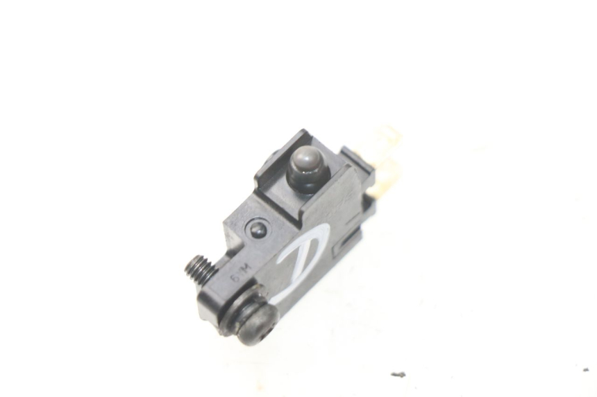 photo de RIGHT STOP LIGHT SWITCH HONDA INTEGRA NC D 750 (2016 - 2018) - Zoom on usage condition