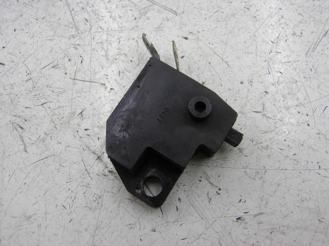 photo de RIGHT STOP LIGHT SWITCH KAWASAKI ZX 9R NINJA 900 (1999 - 2001) - Component detail