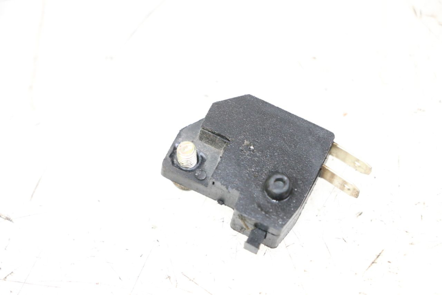 photo de RIGHT STOP LIGHT SWITCH PEUGEOT KISBEE 2T 50 (2010 - 2017) - Main view