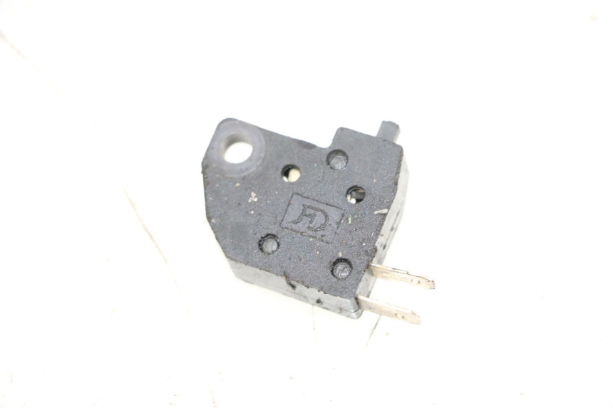 photo de RIGHT STOP LIGHT SWITCH PEUGEOT KISBEE 2T 50 (2010 - 2017) - Main view