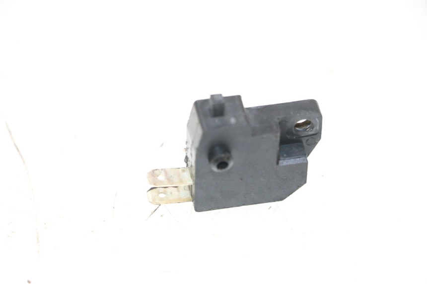 photo de RIGHT STOP LIGHT SWITCH PEUGEOT KISBEE 2T 50 (2010 - 2017) - Zoom on usage condition