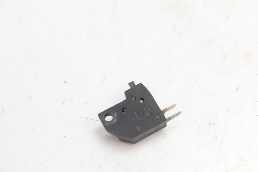 photo de RIGHT STOP LIGHT SWITCH PEUGEOT KISBEE 4T 50 (2010 - 2017) - Main view
