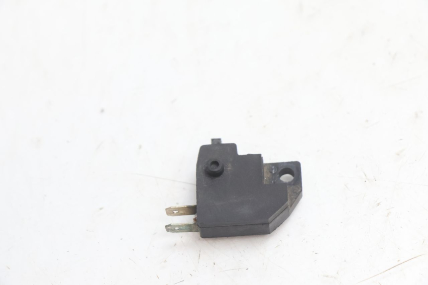 photo de RIGHT STOP LIGHT SWITCH PEUGEOT KISBEE 4T 50 (2010 - 2017) - Alternative perspective