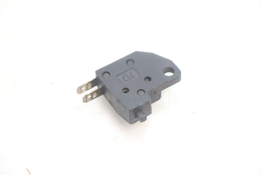 photo de RIGHT STOP LIGHT SWITCH PEUGEOT KISBEE 4T 50 (2010 - 2017) - Component detail
