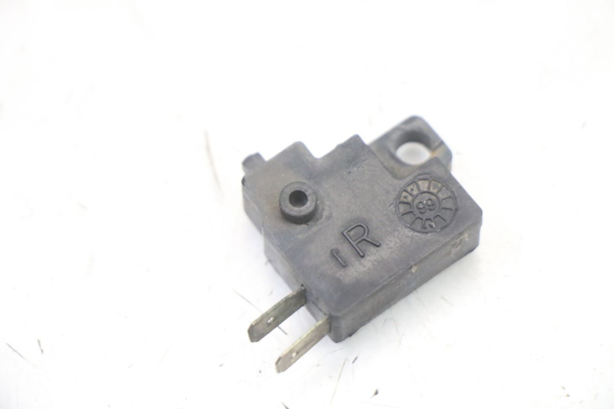 photo de RIGHT STOP LIGHT SWITCH KYMCO STRYKER OFF ROAD 125 (1999 - 2005) - Zoom on usage condition