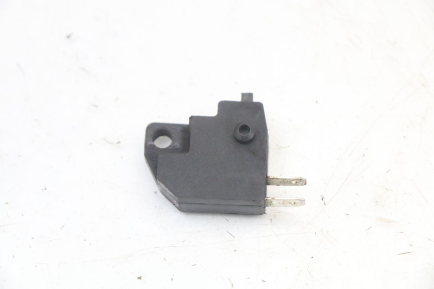 photo de RIGHT STOP LIGHT SWITCH KYMCO X-TOWN XTOWN 125 (2016 - 2021) - Zoom on usage condition