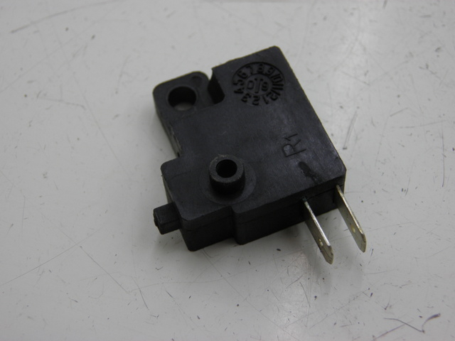 photo de RIGHT STOP LIGHT SWITCH KYMCO XCITING RI ABS 500 (2010) - Zoom on usage condition