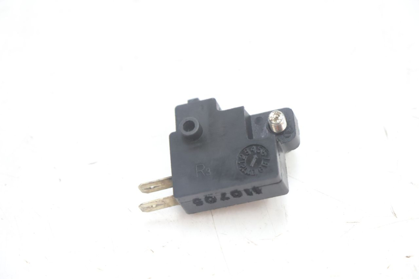photo de RIGHT STOP LIGHT SWITCH SYM MIO 50 (2005 - 2010) - Zoom on usage condition
