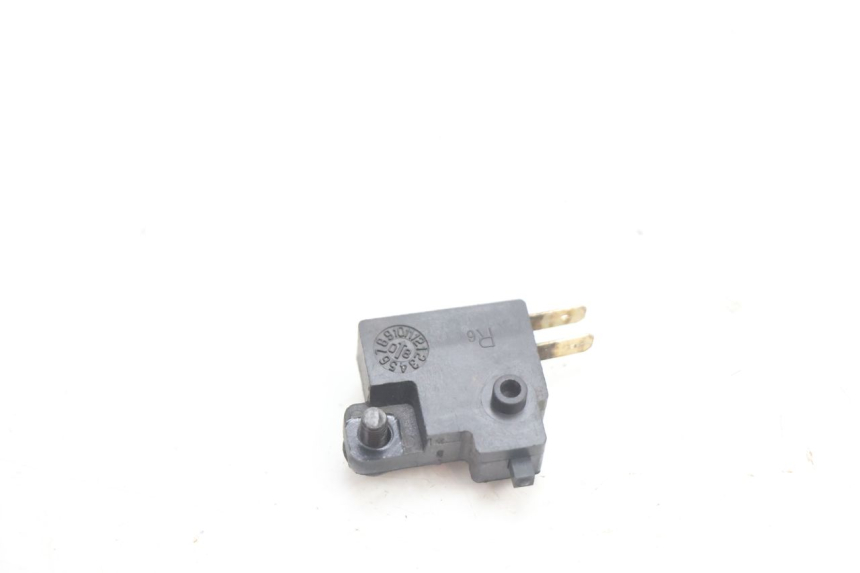 photo de RIGHT STOP LIGHT SWITCH KYMCO MOVIE S 125 (2009 - 2018) - Zoom on usage condition