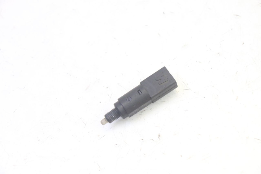 photo de RIGHT STOP LIGHT SWITCH PIAGGIO MP3 125 (2006 - 2014) - Component detail