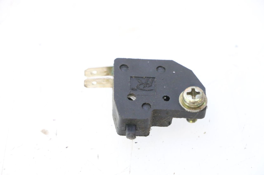 photo de RIGHT STOP LIGHT SWITCH KYMCO LIKE 4T 50 (2019 - 2025) - Zoom on usage condition
