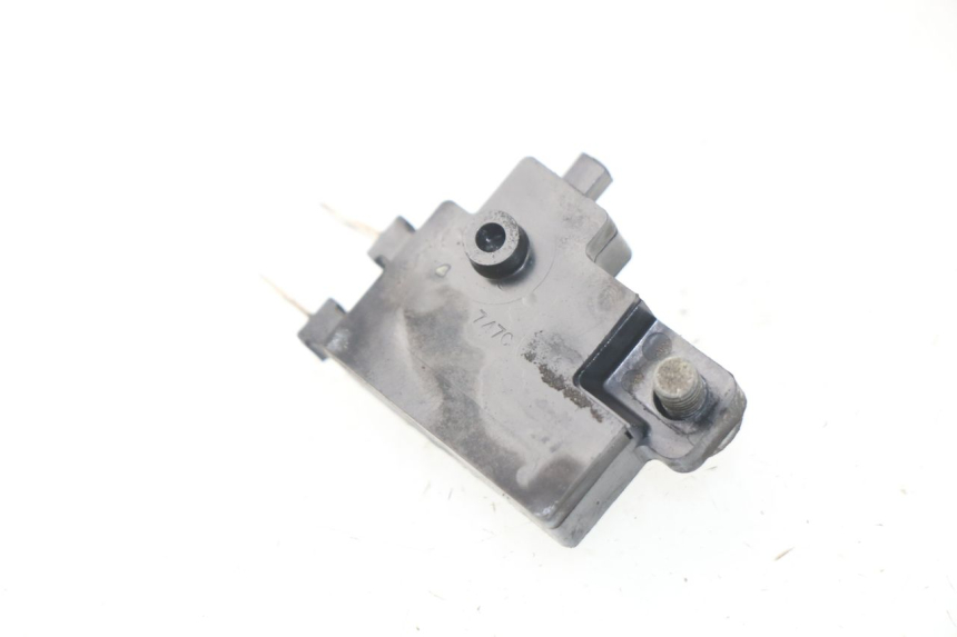 photo de RIGHT STOP LIGHT SWITCH HONDA NSS EX FORZA 250 (2005 - 2013) - Zoom on usage condition