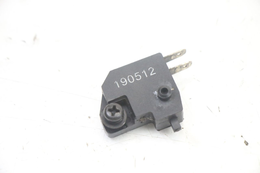 photo de RIGHT STOP LIGHT SWITCH PEUGEOT KISBEE 4T 50 (2018 - 2022) - Alternative perspective