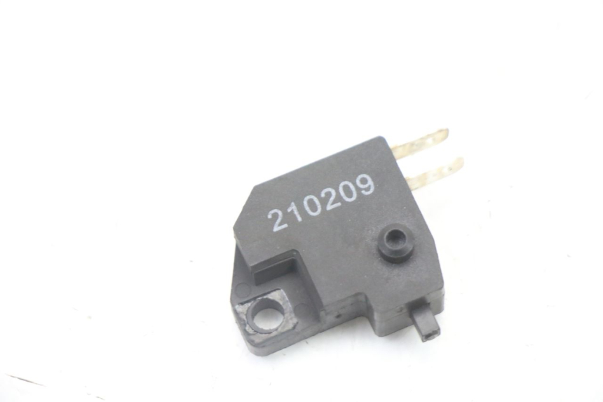 photo de RIGHT STOP LIGHT SWITCH PEUGEOT KISBEE 4T 50 (2018 - 2022) - Alternative perspective