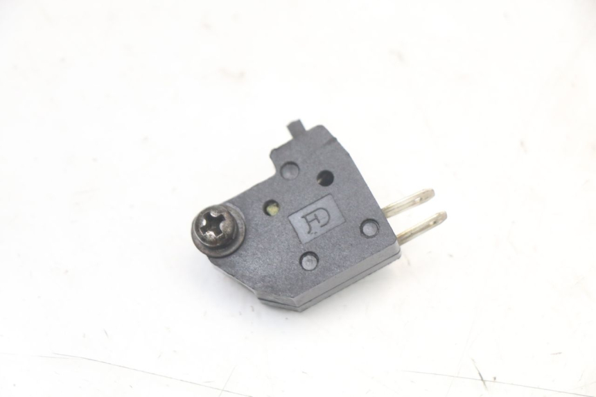 photo de RIGHT STOP LIGHT SWITCH PEUGEOT STREETZONE 4T 50 (2018 - 2023) - Main view
