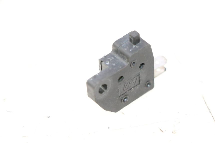 photo de RIGHT STOP LIGHT SWITCH VASTRO R-ONE 4T 50 (2014 - 2022) - Zoom on usage condition