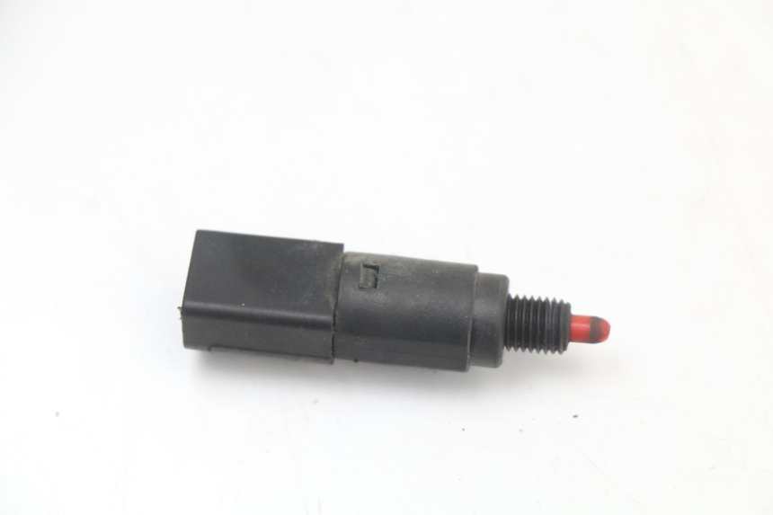 photo de RIGHT BRAKE LIGHT SWITCH GILERA RUNNER SP 50 (2009 - 2017) - Component detail