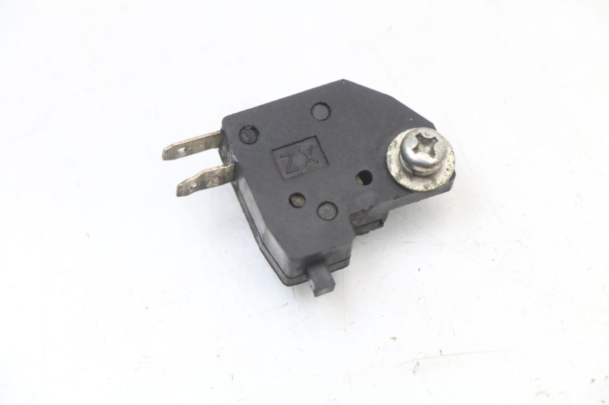 photo de RIGHT BRAKE LIGHT SWITCH DAELIM S3 125 (2010 - 2017) - Component detail