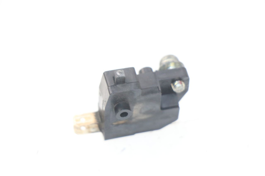 photo de RIGHT STOP LIGHT SWITCH PEUGEOT SATELIS 300 (2012 - 2015) - Zoom on usage condition